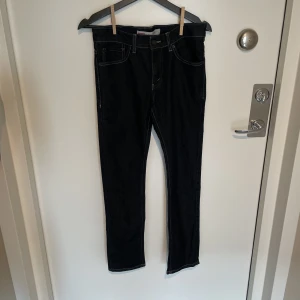Levis Jeans - Fina jeans i fint skick.  Fler frågor eller vill du ha fler bilder? Hör av dig!