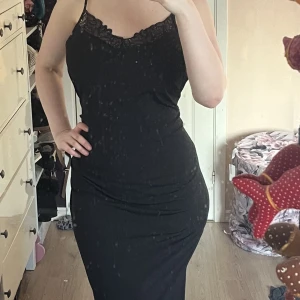 Långklänning från asos - Prislapp kvar, aldrig använd 