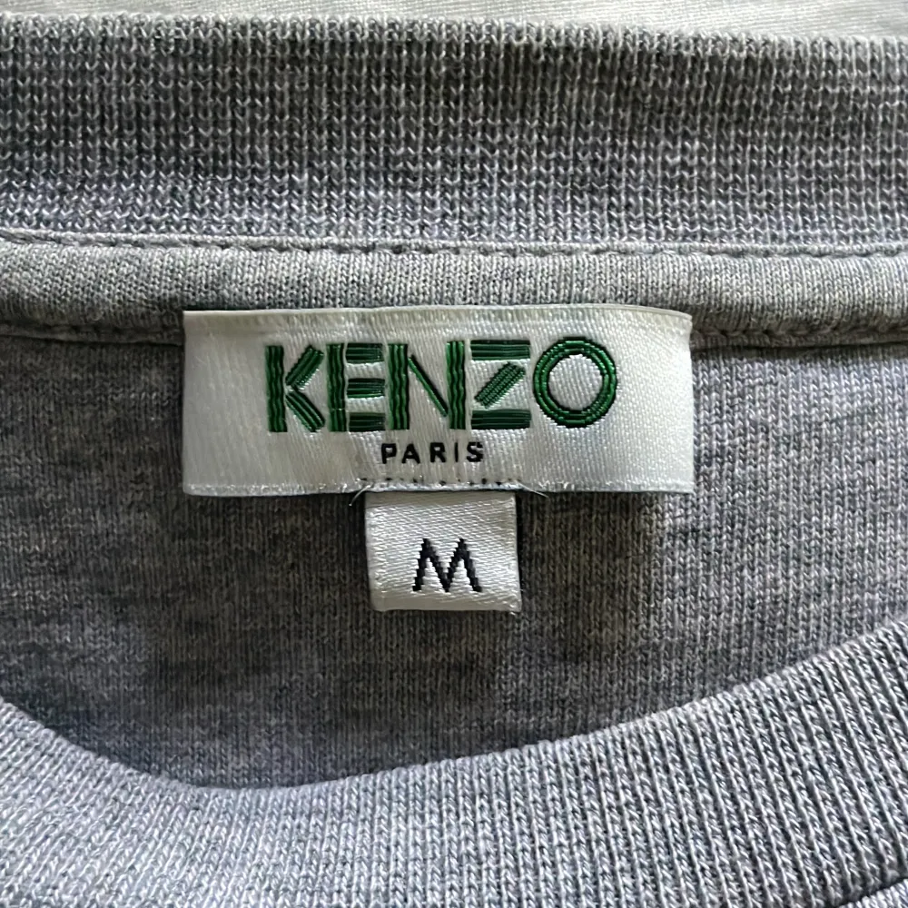 Kenzo Paris sweatshirt, storlek M, bra skick . Tröjor & Koftor.