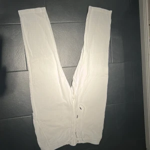 TIGER OF SWEDEN - finbyxor/tygbyxor  - Ett par byxor ifrån Tiger of Sweden. Nästintill oanvända - väldigt fint skick. Storlek SE:50. Lite för korta för mig som är 186 cm. 