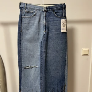 Zara jeans kjol  - Zara ny kjol i storlek xs.