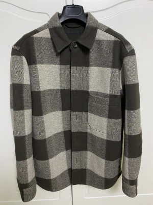 Uniqlo jacket - Condition 10/10 Size xs fits like s Its oversized 