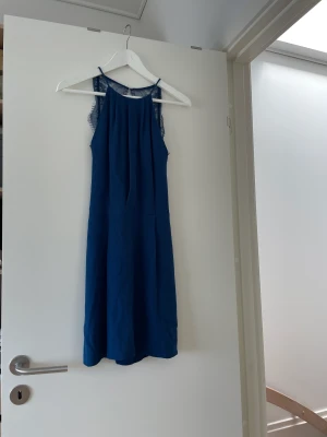 Samsoe klänni - Blå, samsoe klänning. Ordinarie pris 1295kr. Passar mig som är mellan XS-S 