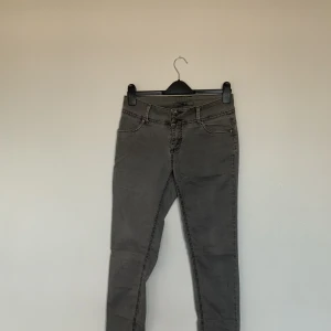 Jeans, byxor, dam byxor  - Fint skick