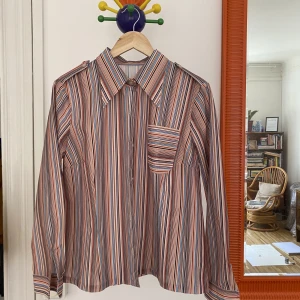 Vintage skjorta - Köpt secondhand, så gott som oanvänd✨