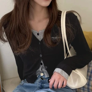 Tröja - Tröja köpt från shein som nu är helt slutsåld , kommer inte till användning. Dm för fler bilder. 