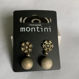 Örhängen - Tre par örhängen i brons och glitter! Oanvända och i toppenskick! 1 par för 10kr och alla 3 för 25! 