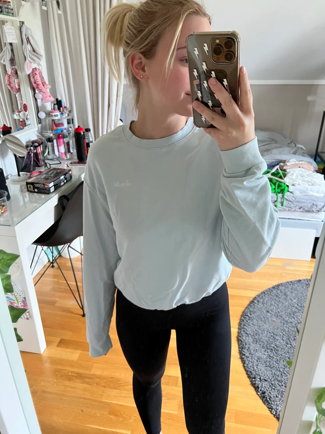 Blå sweatshirt