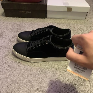 Lanvins  - Lanvin Velvet Cap Toe  Storlek: 45 (UK 10) Skick: 8,5/10  Pris: 1800