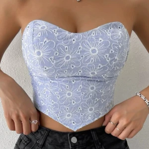 Blå topp - Säljer denna super gulliga blå toppen då jag inte tyckte att den satt så bra på mig! 🦋