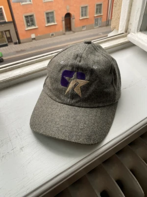 Revolver keps, vintage japanskt - En keps från japanska märket Revolver. Rätt så använd. Storlek L.