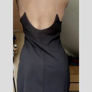 Klänning - Såå himla fin klänning som aldrig använts därav prislapp kvar!🖤 