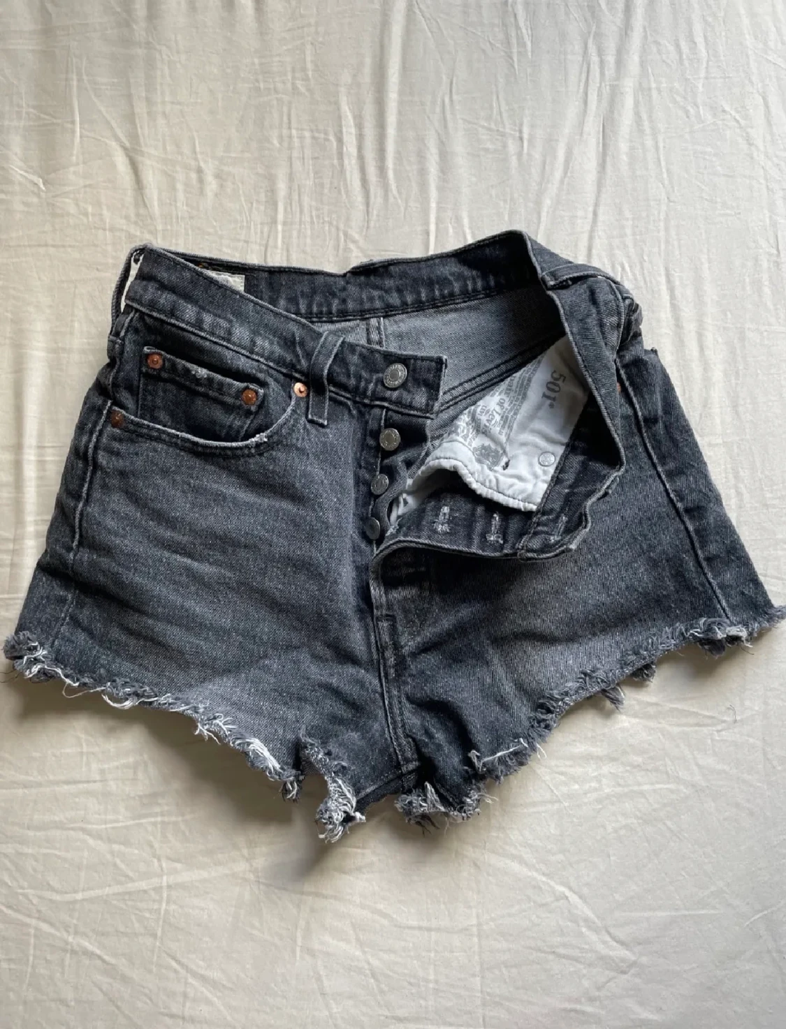 Levis shorts - 90