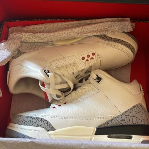 Jordan 3 - Jordan retro 3. Nya m creaseskydd i. Kvitto finns