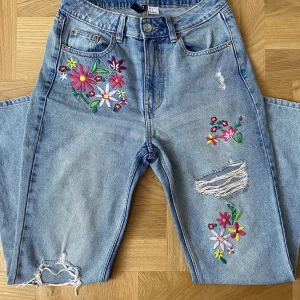 Jeans - Jeans   Mycket sparsamt använda   Strl 34