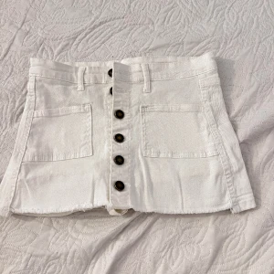 Jeans kjol med underbyxor insida - Helt nytt 