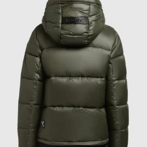 Khujo jacka - Valona - Obs lånade bilder! Jag säljer min fina mörkgröna Khujo jacka då jag gjärna vill köpa en annan. Använd sparsamt , nästan bara 10 gånger💓Kom gjärna på DM för fler bilder. Nypris är 2049kr, jag säljer för 1500 då den nästan ser ny ut!!💓