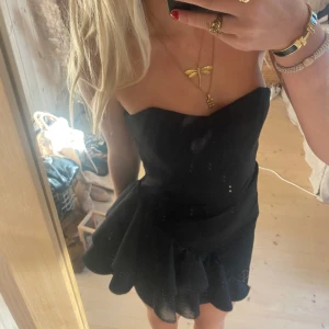 Klänning  - Volang klänning, perflet till nyår ❣️❣️