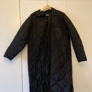 Lång kappa från Zara - I gott skick! Strl S