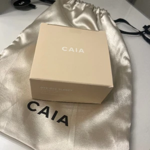 Caia eyepatches  - Säljer Caias eye patches från deras julkalender då jag inte kan använda några eye patches då mina ögon är väldigt känsliga för allt. Har inte ens öppnat eller rört kartongen. Caia påsen ingår. (alltså är eyepatchensen inte öppnade)❤️