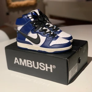 Nike x Ambush dunk high - Ambush dunk high ”deep royal” EU 39 OG box medföljer  Waxed laces. Fint skick. 