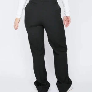 Bikbok kostymbyxor  - Nyskick typ ingen defekt alls köpt för 400kr säljer för 250kr