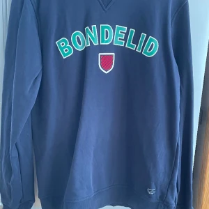 Bondelid  - Hej  Säljer min Bondelid tröja då den inte kommer till användning   Använd ett fåtal gånger   Är i storlek M 