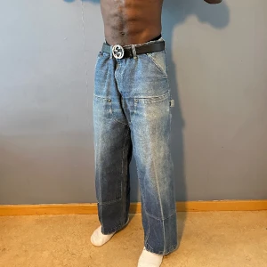 Carhatt carpenter jeans - Carhartt Denim Carpenter Pant / Jeans - 34/28  Waist: 44 Outseam:98 Leg-opening: 24  Feel free to ask any questions  Price is negotiating but please be reasonable