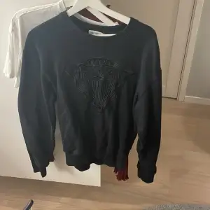 Sweatshirt från tiger of Sweden, väldigt bra skick, stl M 