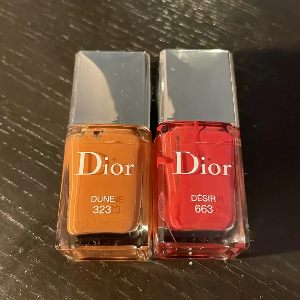 Två vackra dior nagellack som inte kommer till användning. Säljer en för 300 båda för 500kr. . Accessoarer.