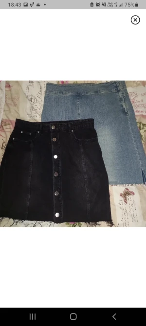 Jeans kjolarna  - Säljer två jeans kjolar en svart från H&M och en blå från Vero moda. Båda kostar 50kr st och är super fint o ha på sommaren🌼💓skriv om ni är intreserade💬