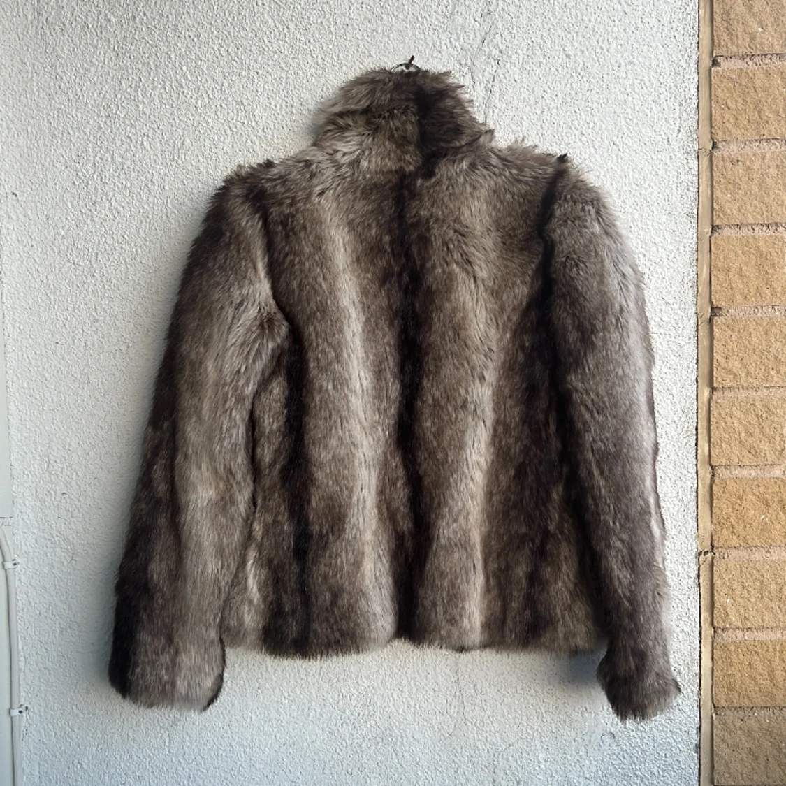 Jacka i fauxfur / fuskpäls - 90