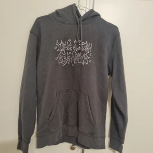 Yung lean hoodie - Lätt använd. Storlek XL. Kan mötas upp i vänersborg