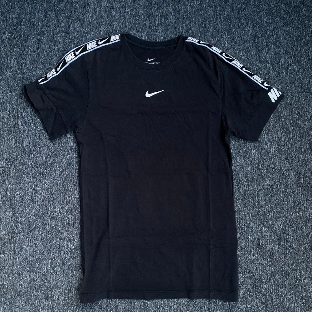 Nike tröja . T-shirts.