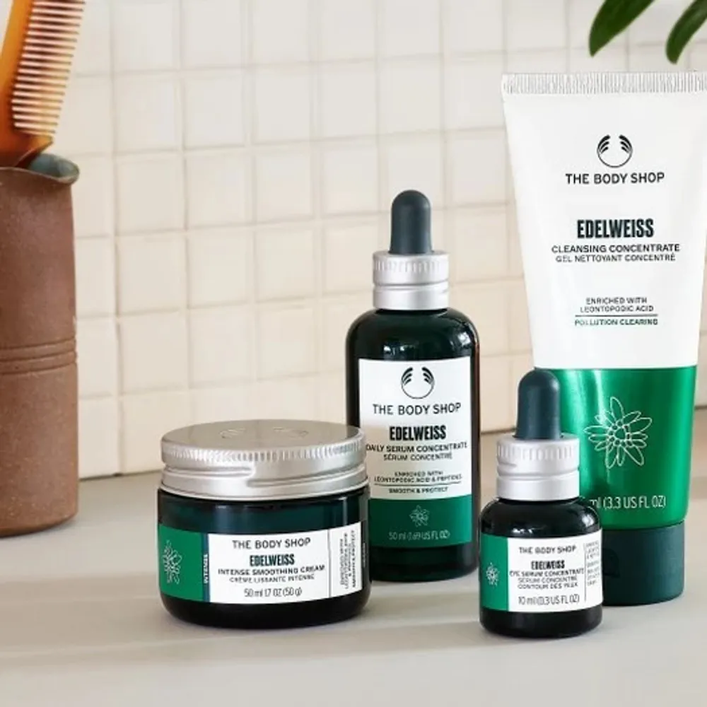 Edelweiss Eye Concentrate och Edelweiss Daily Serum Concentrate! đ Helt oöppnade, ögon- och ansikts serum!! Ălskar dessa, men har redan tvĂ„ och de tar aldrig slutđ Perfket present eller till dig sjĂ€lv (Skriv för frĂ„gor) . Muu.