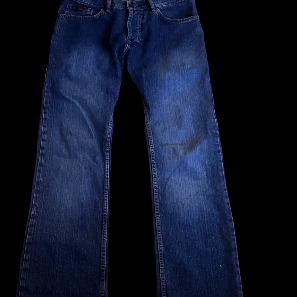 Så fina low/mid-rise jeans från märket bland. Skriv vid frågor ❤️. Jeans & Byxor.