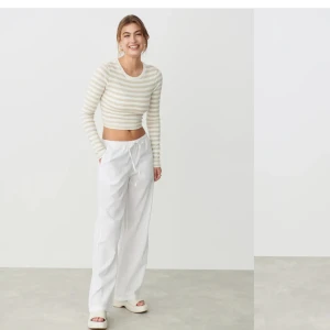 linnebyxor  - dom är lite mindre i midjan för jag va tvungen och fixa dom o dom är använda 4 gånger 