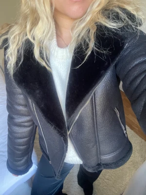 Vinterjacka - Superfin jacka från Missguided, storlek 40. Jättefint skick, knappt använd 