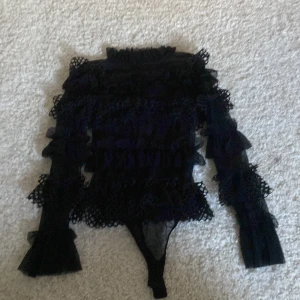 Snygg body  - Skit snygg body, bara använd 1 gång. Frakt betalas själv 