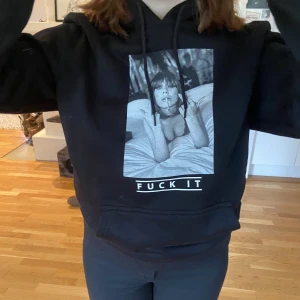 Hoodie med tryck - Hoodie med tryck köpt från Zalando❤️