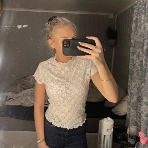 Topp - Säljer den a topp i st xs som är använd en gång 