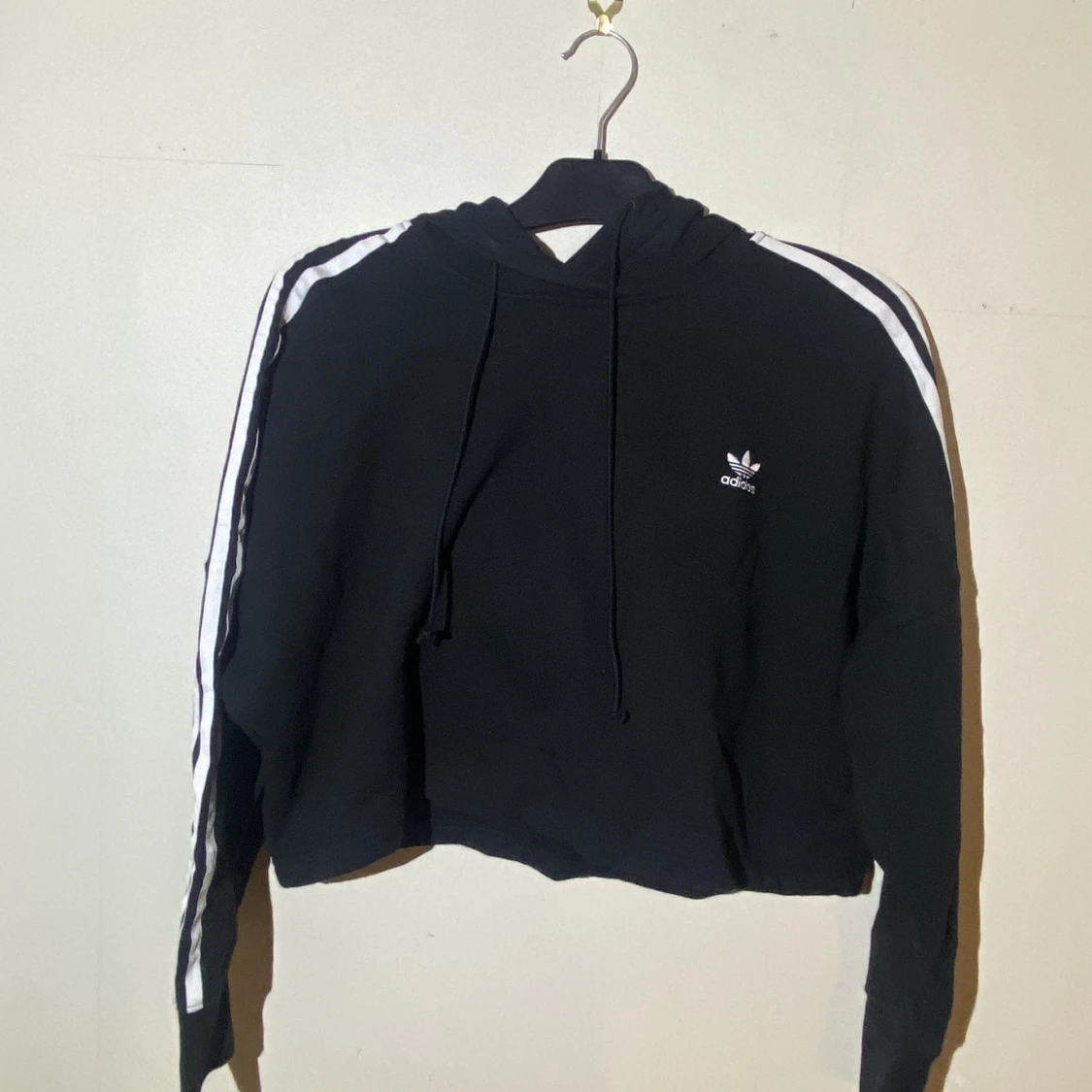 Adidas croppad hoodie
