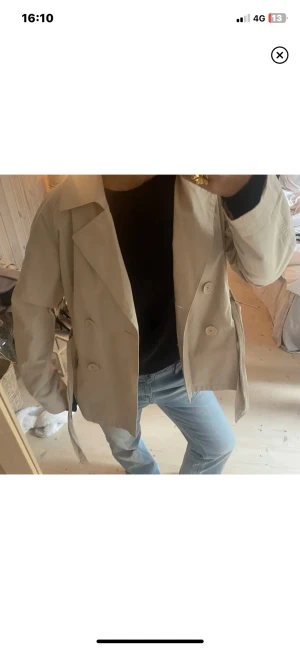 Kappa - Super snygg men har för många kappor, köpt i lodon dyrt!