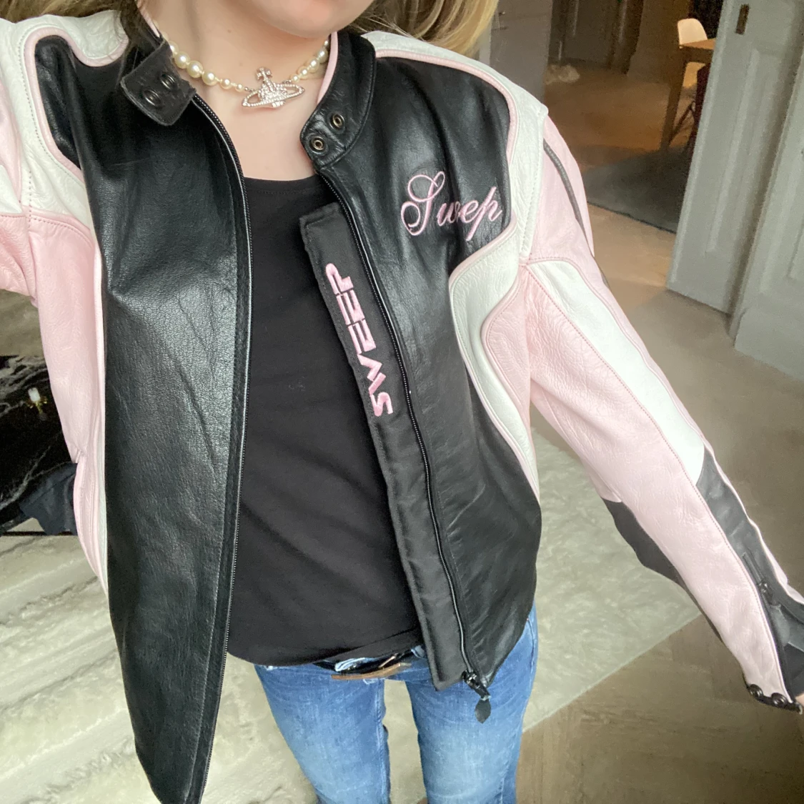 Skinnjacka/bikerjacka rosa svart vit äkta skinn - 2