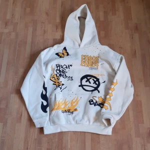 FSBN - Varm bra vinter hooudie och stiliga tryck.