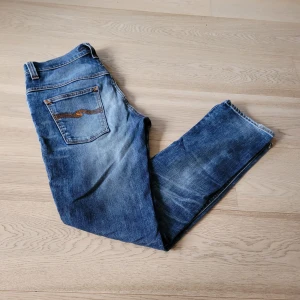 Nudie Jeans - Extemt feta nudie jeans i storleken W32L32. Inga skador, passar mig som är 185! 