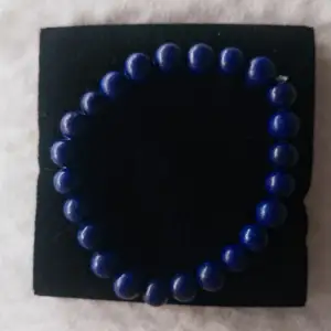 Ett riktigt snyggt blått pärl armband 