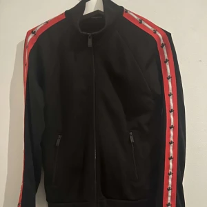 Dsquared2 tröja  - Ny skick knappt använd 3200kr