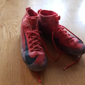 Fotbolls skor - Fotbollsskor