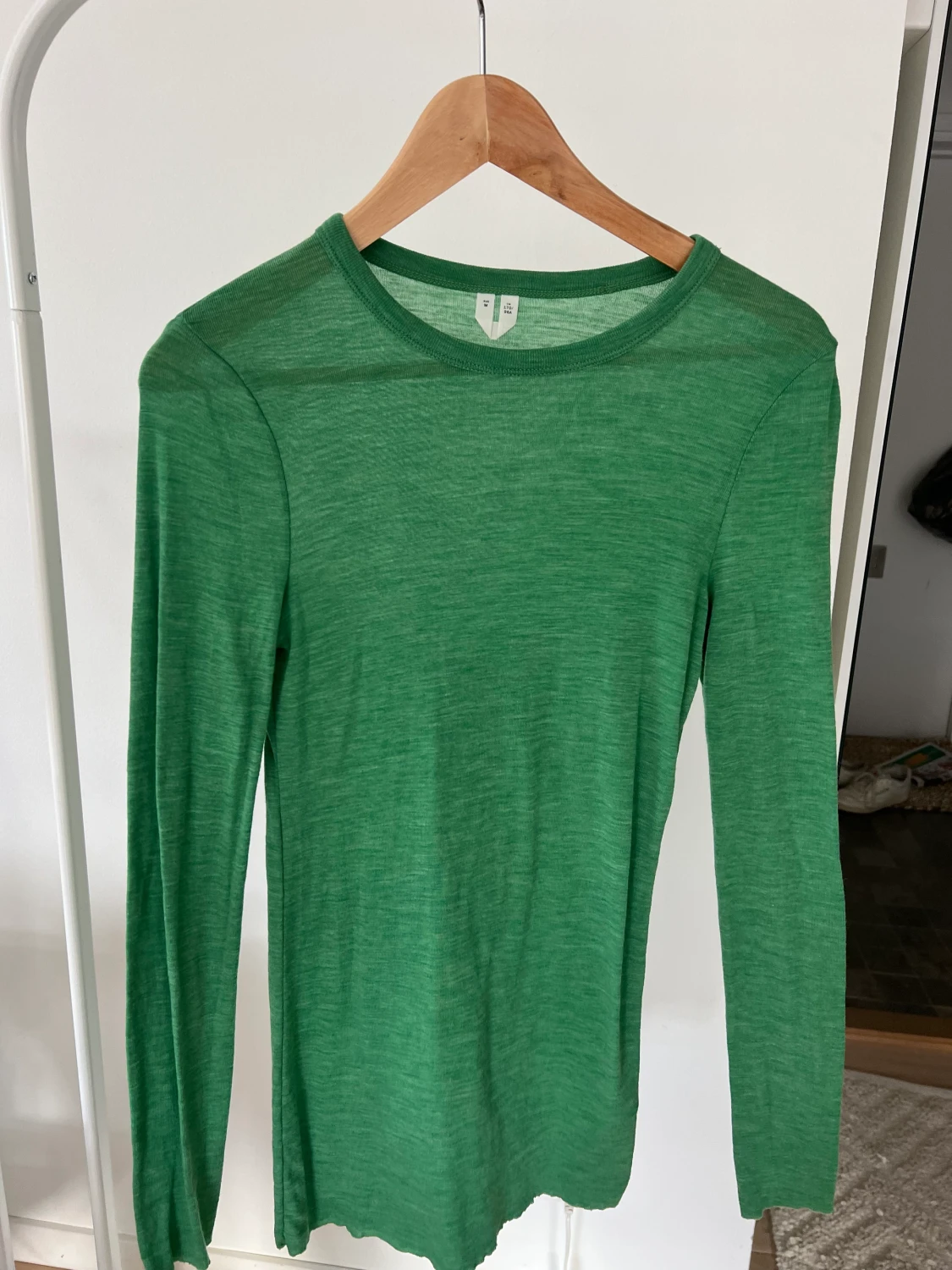 Grön långärmad topp i merinoull - ARKET - 90